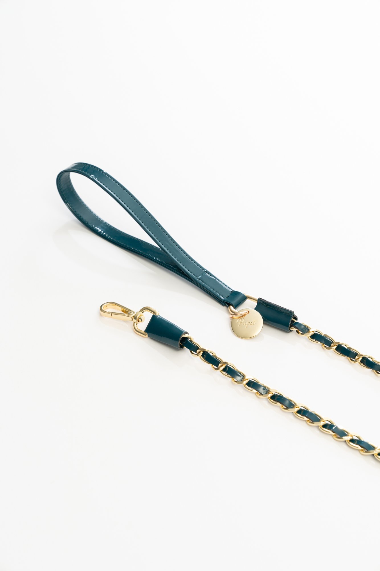 PATENT LEATHER LEASH WITH GOLDEN CHAIN