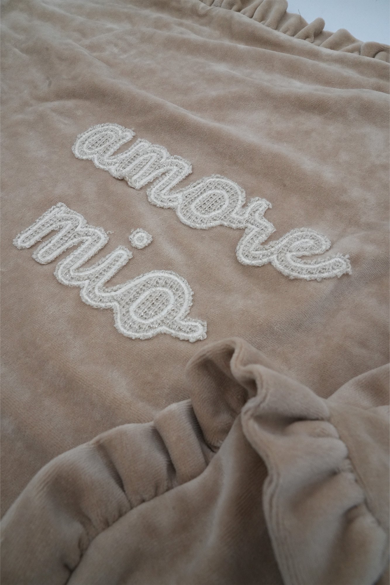 AMORE MIO CHENILLE BLANKET